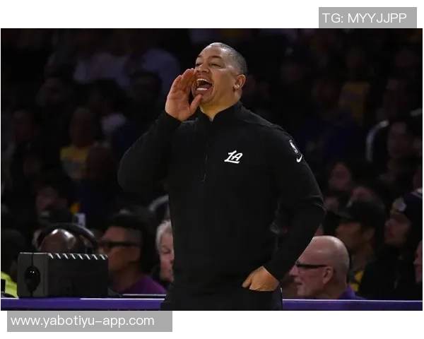 快船战绩惨淡泰伦卢面临下课危机球队何去何从