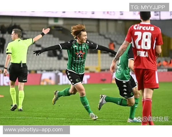 日本队惊险逆转伊东纯也助攻上田绮世补时绝平精彩瞬间