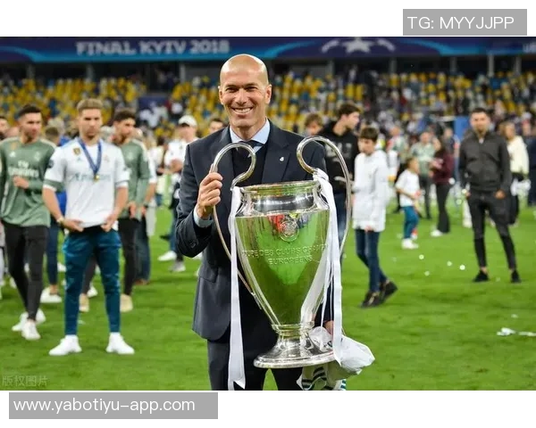 回顾齐达内执教皇马五年辉煌历程十年前今天他首次上任